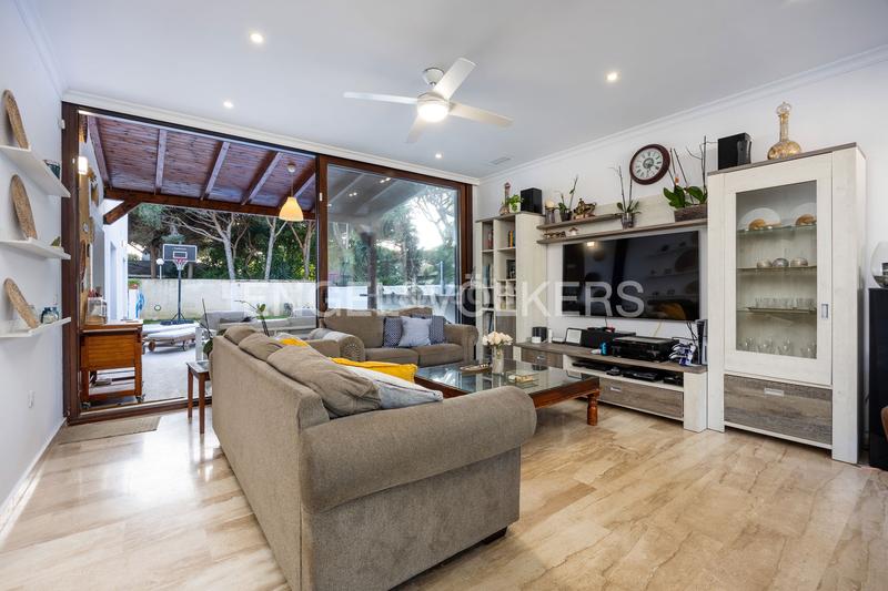 Foto 9085054e-211d-4542-a713-35bae05b2ed5. Casa con riscaldamento parcheggio piscina in La Barrosa Chiclana de la Frontera