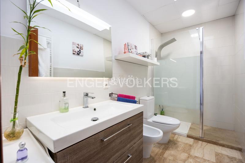 Foto bf5a7d5e-1c86-418d-be4e-910defa7d557. Casa con riscaldamento parcheggio piscina in La Barrosa Chiclana de la Frontera