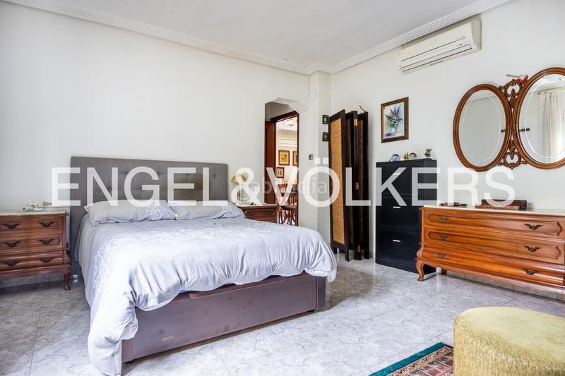 Foto 13dd7f1c-a3ce-416d-b8fb-32f4e984d4dd. Casa con riscaldamento parcheggio in Barrio León Sevilla