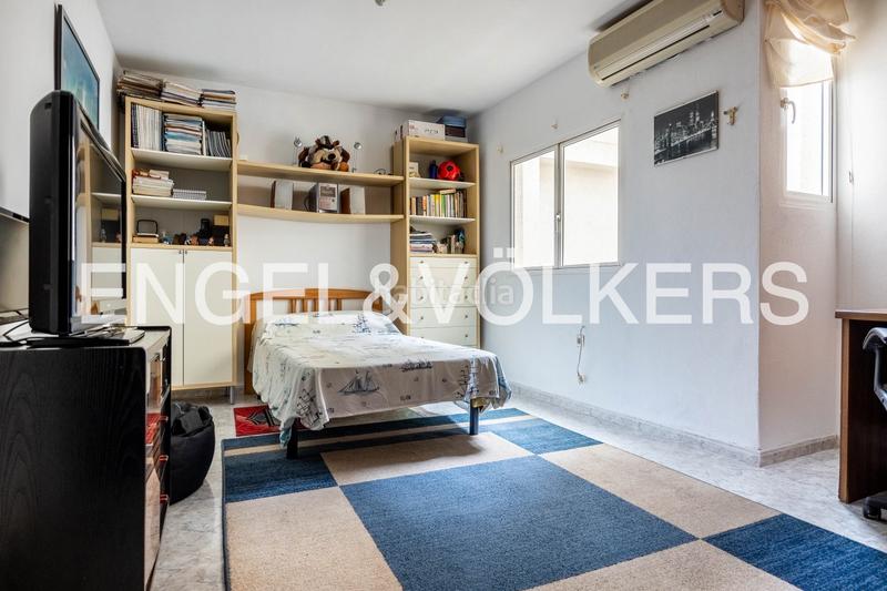 Foto 17ede64a-011e-441a-adbc-11d071438c21. Casa con riscaldamento parcheggio in Barrio León Sevilla