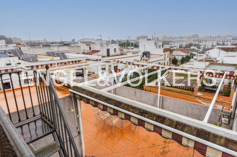 Foto 29b237b8-fedc-48e5-abc0-81766b642588. Casa con riscaldamento parcheggio in Barrio León Sevilla