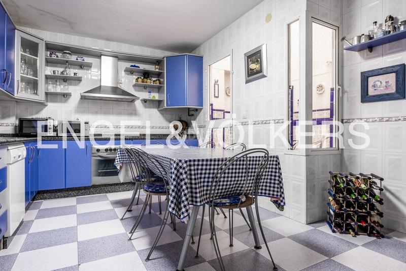 Foto 43da046f-fe30-4476-b5e0-3489e996903a. Casa con riscaldamento parcheggio in Barrio León Sevilla