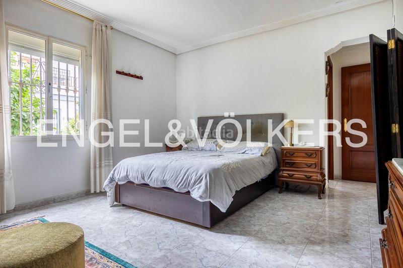 Foto 463a817f-d50d-4f5d-993e-686d37171316. Casa con riscaldamento parcheggio in Barrio León Sevilla