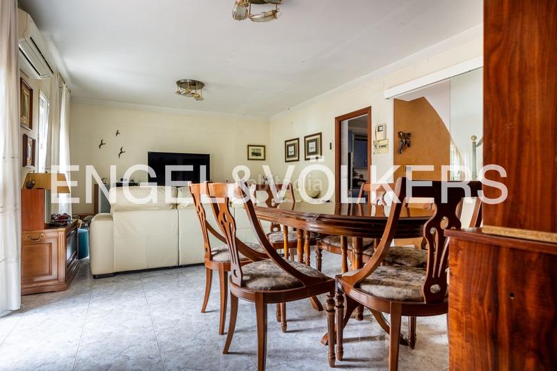 Foto 50de24c1-9999-408b-b073-81a5ec6a596e. Casa con riscaldamento parcheggio in Barrio León Sevilla