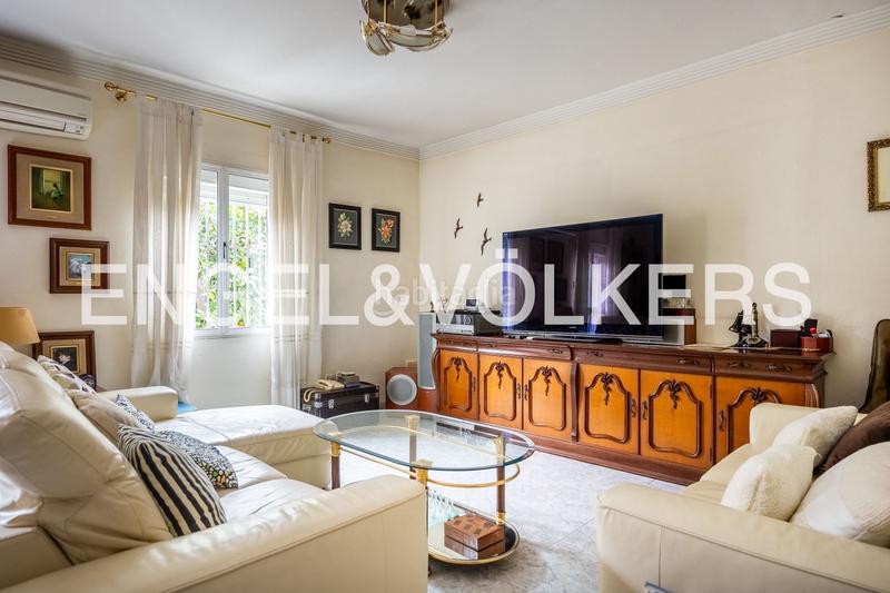 Foto 629daf18-f2f9-4eba-a6cc-b85a04dc2e4d. Casa con riscaldamento parcheggio in Barrio León Sevilla