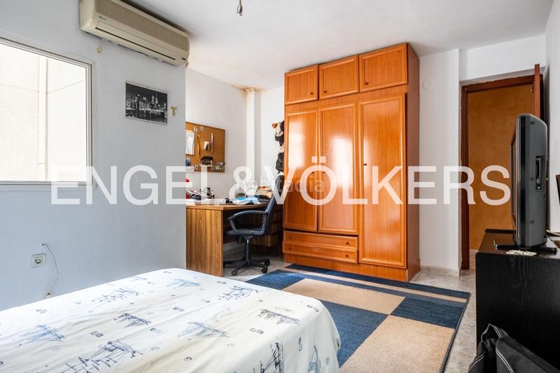 Foto a25d5cc6-cc6d-4c19-8a4f-c8eb9b167d2e. Casa con riscaldamento parcheggio in Barrio León Sevilla