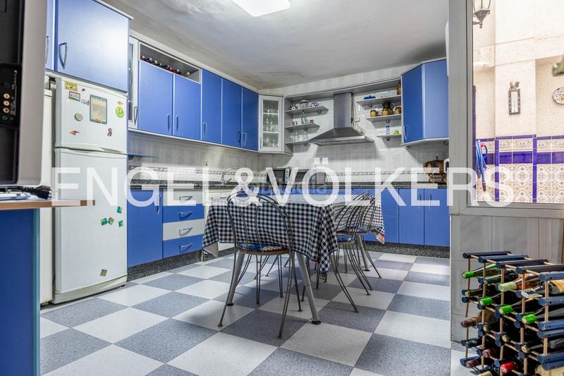 Foto a802d0ad-8519-46c8-b58e-d381aceb5499. Casa con riscaldamento parcheggio in Barrio León Sevilla