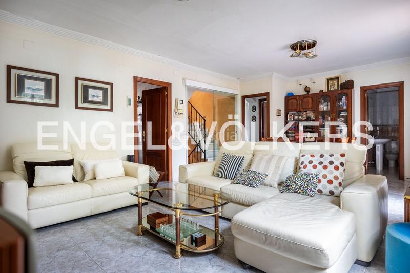 Foto beb9de84-2908-46f0-8c4a-28af4538892a. Casa con riscaldamento parcheggio in Barrio León Sevilla