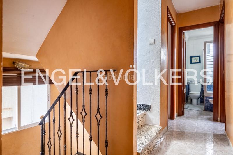 Foto db3e5306-301d-44aa-ae46-e68412e68b51. Casa con riscaldamento parcheggio in Barrio León Sevilla