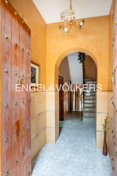 Foto f692fe75-3196-4d0c-b7a5-74f1f247b074. Casa con riscaldamento parcheggio in Barrio León Sevilla