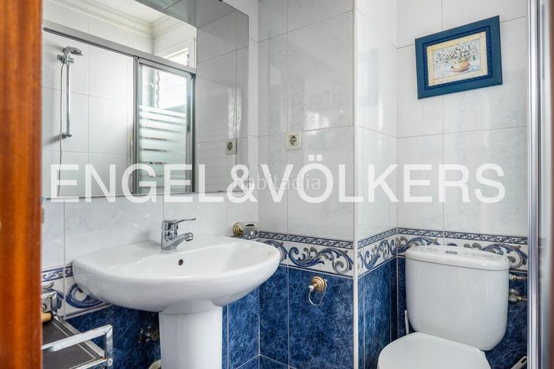 Foto f75d2473-aaea-45be-8a0f-f3c4302b9a28. Casa con riscaldamento parcheggio in Barrio León Sevilla