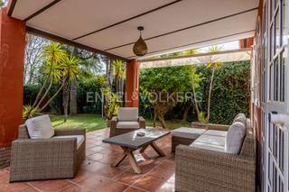 Casa a Simon Verde. Chalet independiente en calle jacaranda, mairena del aljarafe.