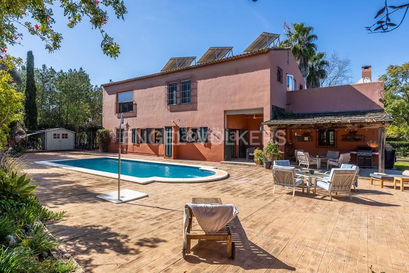 Foto a45496f5-42ee-40f0-83c5-73bb3d71ab32. Casa amb calefacció aparcament piscina a Loreto Espartinas