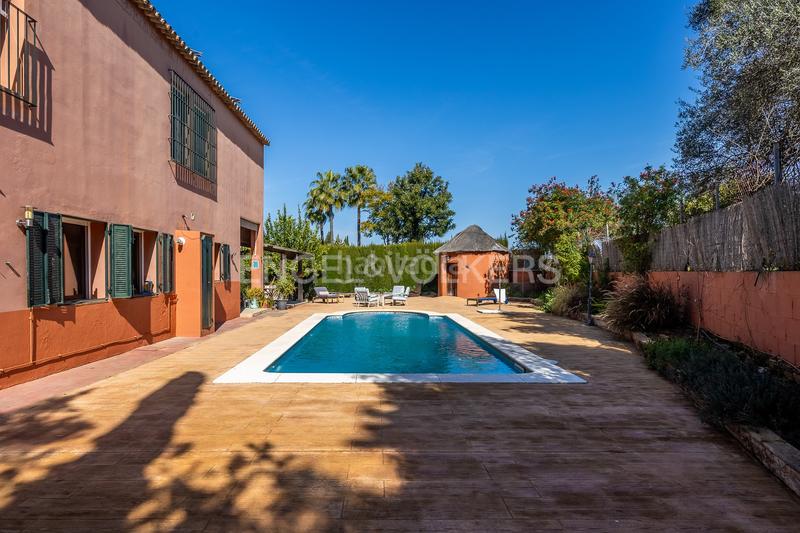 Foto a81e0cc2-9fa4-4f57-8e64-194c6fdf6cda. Casa amb calefacció aparcament piscina a Loreto Espartinas