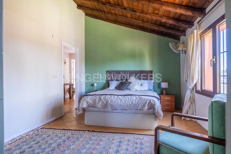 Foto e1eea2be-a5bd-4444-9c56-566d05b1cd63. Casa amb calefacció aparcament piscina a Loreto Espartinas