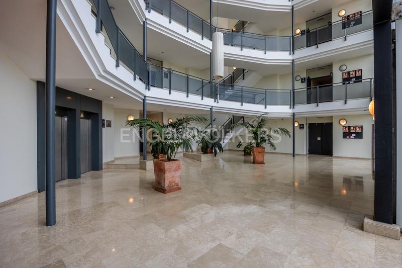 Foto 01a2038f-12be-4d8e-a8ad-ab3064ff5d57. Apartament amb calefacció aparcament piscina a Avenida Juan Diego Bormujos