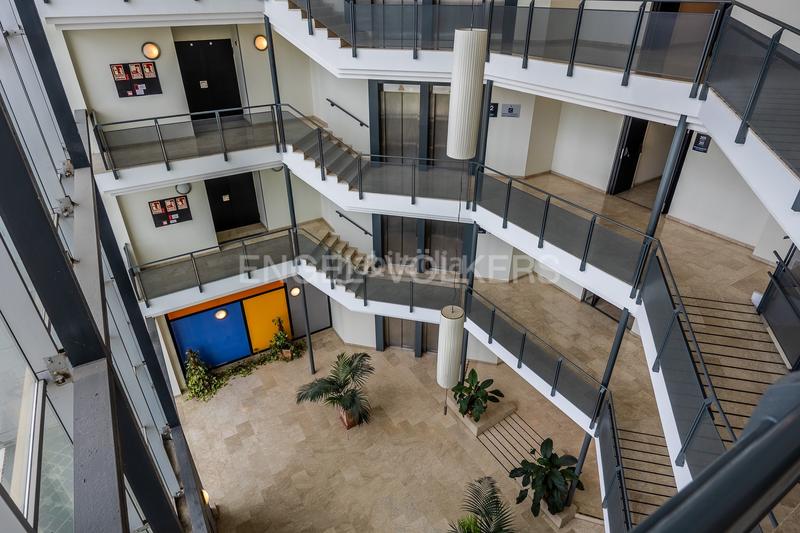 Foto 2778f338-ea7d-4464-bbd3-f90cbe7f506d. Apartament amb calefacció aparcament piscina a Avenida Juan Diego Bormujos