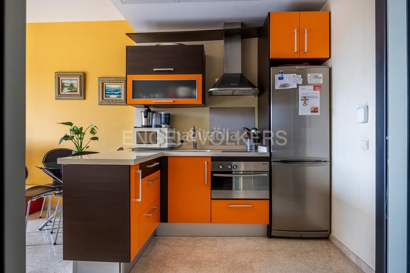 Foto 3738433d-aa94-4b61-b311-faf599ebe0c7. Apartament amb calefacció aparcament piscina a Avenida Juan Diego Bormujos