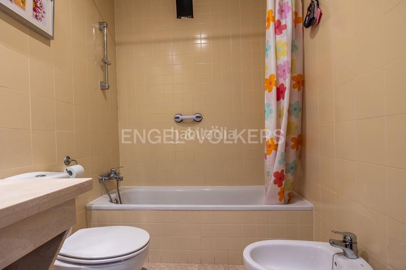 Foto cf7a3514-a1e4-4abe-bc4f-7238656f134a. Apartament amb calefacció aparcament piscina a Avenida Juan Diego Bormujos
