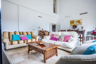 Casa a Olivar de Quintos. Espectacular vivienda en pleno centro de olivar de quintos con v