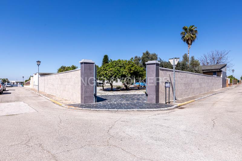 Foto 3c0f0cdb-116d-44b7-bdfe-35b3f8b1840b. Casa amb calefacció a La Paz Alcalá de Guadaira