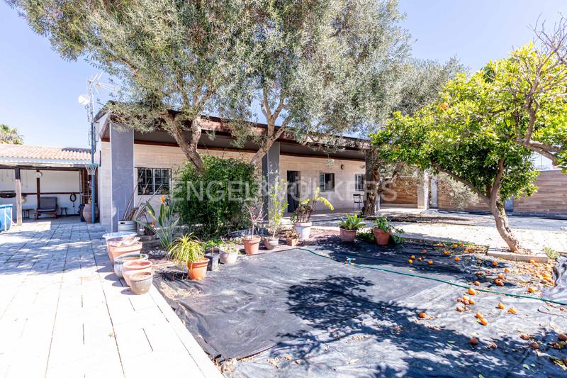 Foto b6d029ff-a7d3-4901-b358-d2971e1ed9c1. Casa amb calefacció a La Paz Alcalá de Guadaira