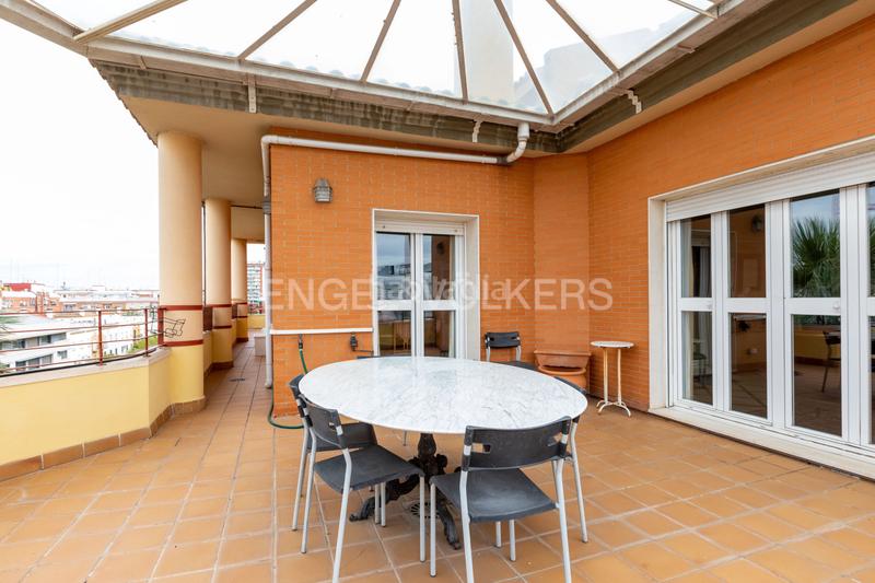 Foto 4dbf8afc-3732-46d2-badf-2d5ba2b871c1. Àtic amb calefacció aparcament a Bami - La Estrella Sevilla