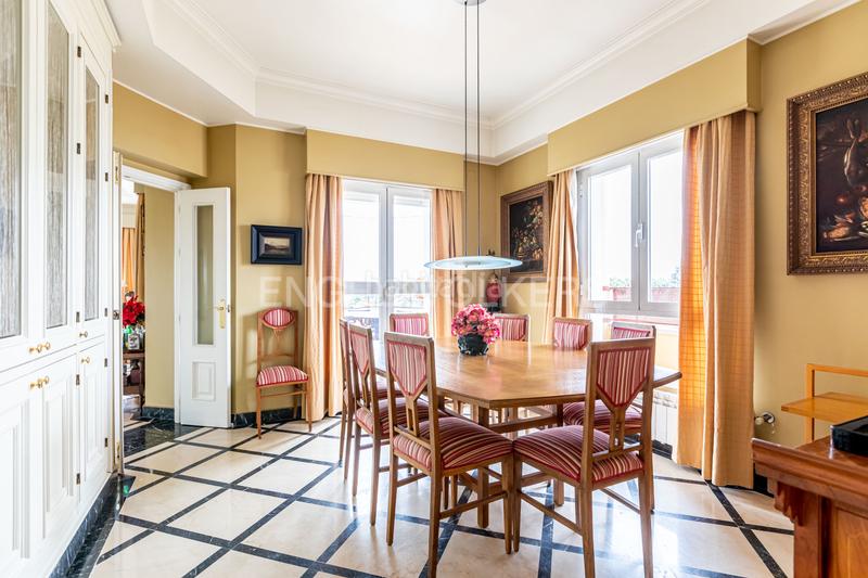 Foto 8afa80f0-0d18-49c6-a927-c7fe89aa5003. Àtic amb calefacció aparcament a Bami - La Estrella Sevilla