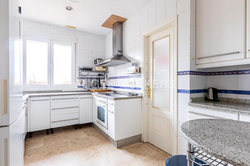 Foto 95269ed8-9d9f-4d2c-ab1f-e0709c3cc0d0. Àtic amb calefacció aparcament a Bami - La Estrella Sevilla