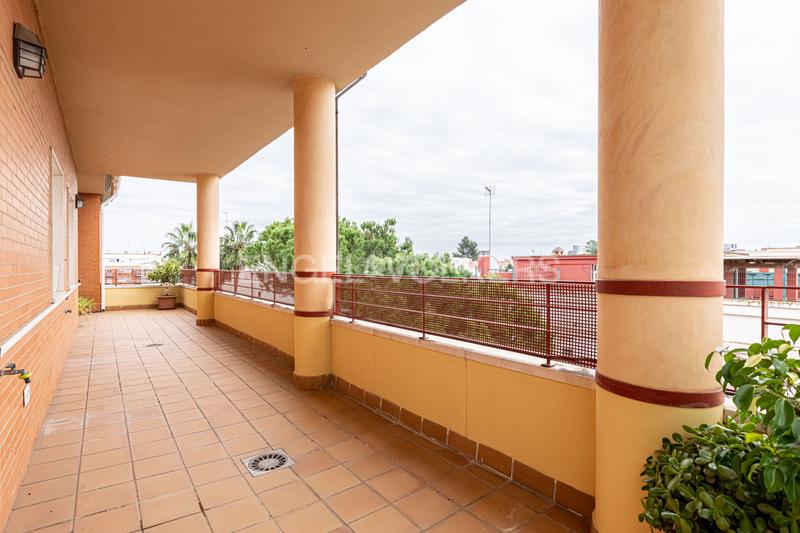 Foto da570cfb-3da1-4199-9ecd-0151e78274e0. Àtic amb calefacció aparcament a Bami - La Estrella Sevilla