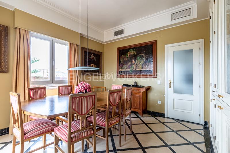 Foto f0b780f6-596e-45d0-8023-428219c40ea7. Àtic amb calefacció aparcament a Bami - La Estrella Sevilla