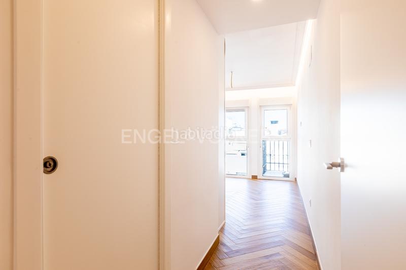 Foto 233321a2-cde0-4a87-a4e4-827082f35679. Apartamento luz, diseño y ubicación piso reformado a estrenar en triana junto al altozano. en Sevilla