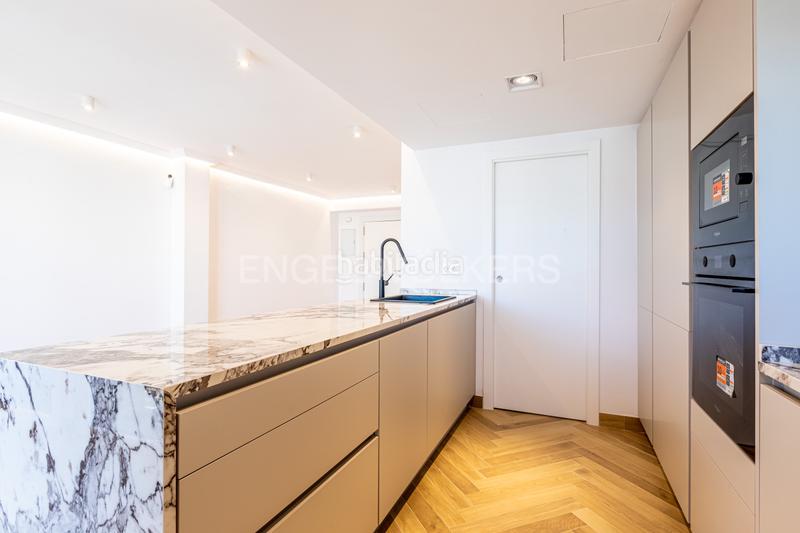 Foto 2e88b06b-2ef4-415f-9c4a-63e7329c112f. Apartamento luz, diseño y ubicación piso reformado a estrenar en triana junto al altozano. en Sevilla