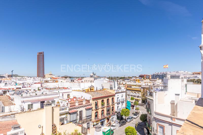 Foto 36d2b10b-f6b0-4bcd-83b5-4386bf6e0f6c. Apartamento luz, diseño y ubicación piso reformado a estrenar en triana junto al altozano. en Sevilla
