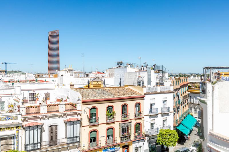 Foto 66d1deb1-73b9-4eac-a7d9-473f8be255be. Apartamento luz, diseño y ubicación piso reformado a estrenar en triana junto al altozano. en Sevilla