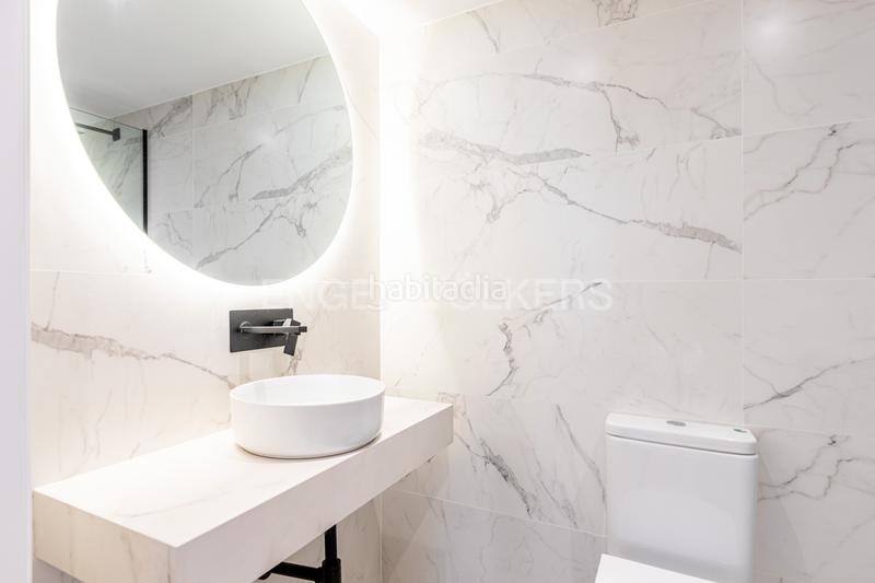 Foto 6fe02643-d239-4b11-a021-20976ebd5b0c. Apartamento luz, diseño y ubicación piso reformado a estrenar en triana junto al altozano. en Sevilla