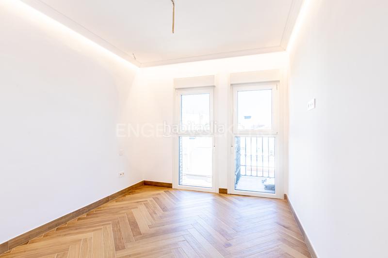 Foto 75c78a67-3b07-496f-9fde-cdb80fe17aa1. Apartamento luz, diseño y ubicación piso reformado a estrenar en triana junto al altozano. en Sevilla