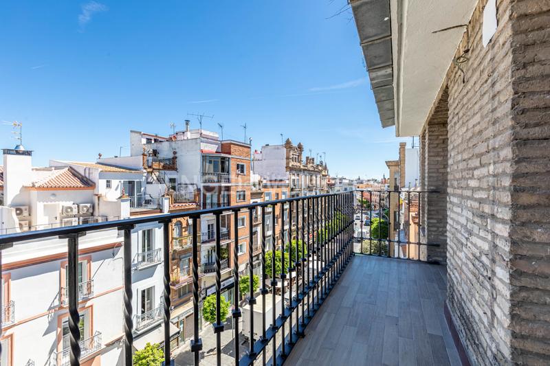 Foto 97a0fffe-ea1a-4cf1-909b-bb9922ccb03b. Apartamento luz, diseño y ubicación piso reformado a estrenar en triana junto al altozano. en Sevilla