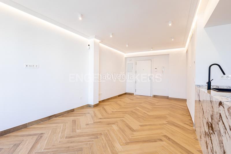 Foto 9fe130ac-a3ae-4227-a215-3611835edd8a. Apartamento luz, diseño y ubicación piso reformado a estrenar en triana junto al altozano. en Sevilla