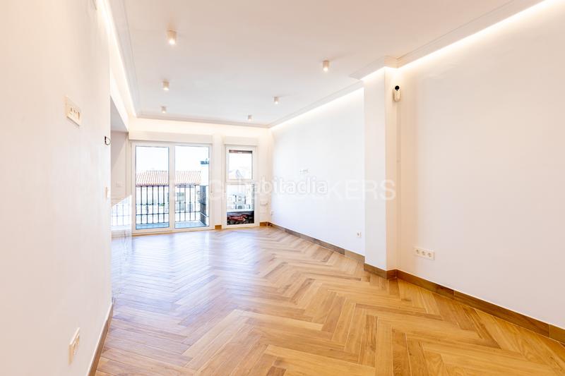 Foto c631f1d7-1f97-41d0-8d05-cd17cda003d4. Apartamento luz, diseño y ubicación piso reformado a estrenar en triana junto al altozano. en Sevilla