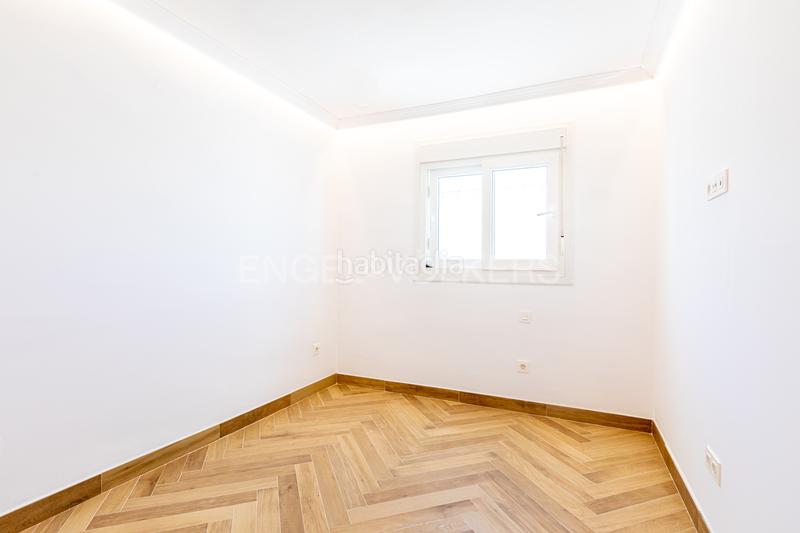 Foto e8ead08c-78f7-4312-84da-17a3ed8a692f. Apartamento luz, diseño y ubicación piso reformado a estrenar en triana junto al altozano. en Sevilla