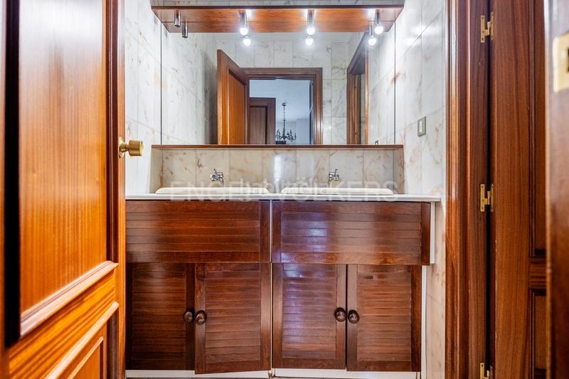 Foto 7aa61141-31b7-451e-b286-61126c84b8f0. Appartement avec chauffage parking dans Alfalfa - Santa Cruz Sevilla