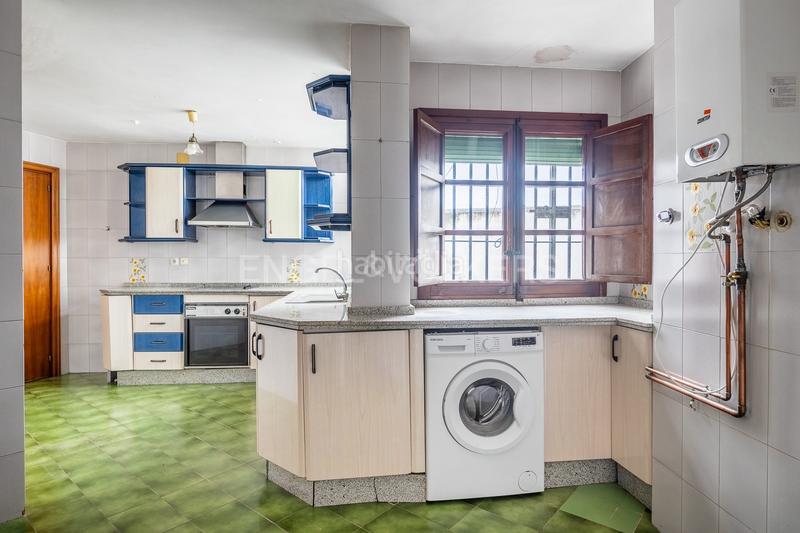 Foto b591cfa1-feda-4e3d-8b15-2b7f02a2d747. Appartement avec chauffage parking dans Alfalfa - Santa Cruz Sevilla