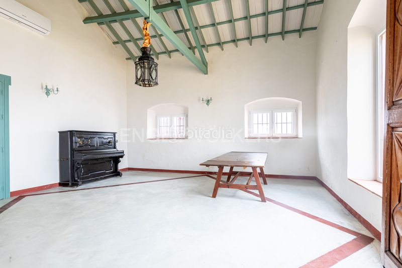 Foto 5ccc2bdb-9074-4f72-aaea-cc12d74109f2. Casa amb calefacció piscina a Puebla de Cazalla (La)