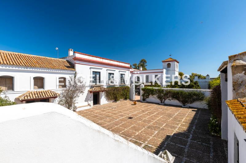 Foto afbb14a8-50c2-4e55-890e-c197538807d9. Casa amb calefacció aparcament piscina a Carmona