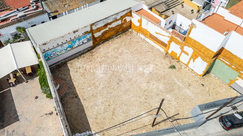 Foto d760f215-7597-4f4d-bc85-8a3b91c9fd84. Terrain résidentiel dans Valencina de la Concepción