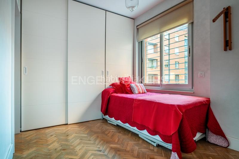 Foto 1765dc99-9f52-49db-81af-611d9e45c0ed. Apartament amb calefacció aparcament piscina a El Porvenir Sevilla