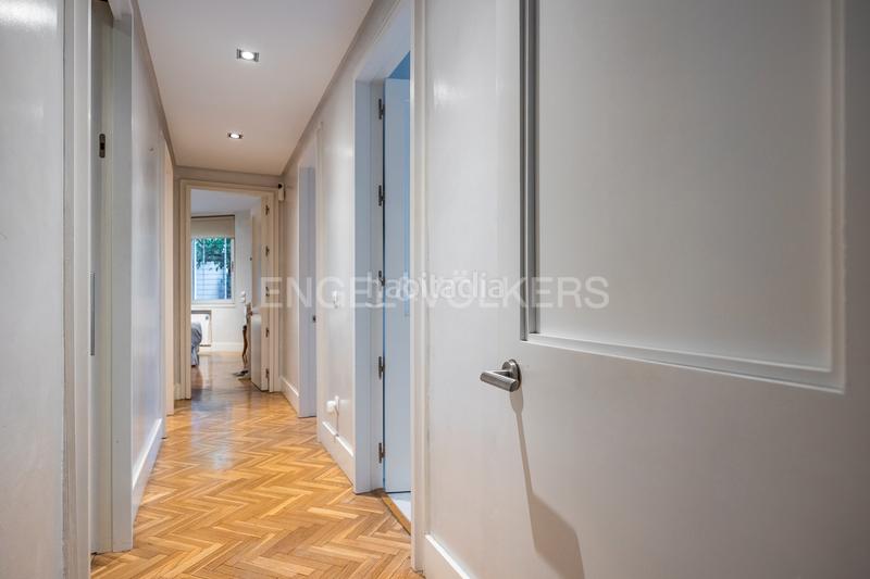 Foto 4aec5bc8-8310-4ec4-94b6-82d544095df1. Apartament amb calefacció aparcament piscina a El Porvenir Sevilla