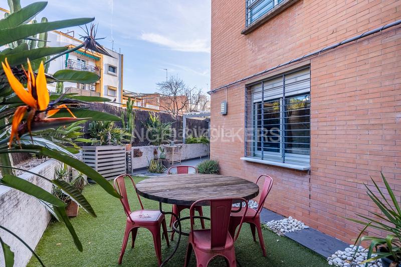 Foto 592e1503-320c-4113-9575-e59cb51ca077. Apartament amb calefacció aparcament piscina a El Porvenir Sevilla