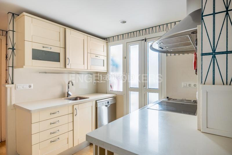 Foto 59d164d7-8113-4f7f-8b6c-30bed00e33aa. Apartament amb calefacció aparcament piscina a El Porvenir Sevilla